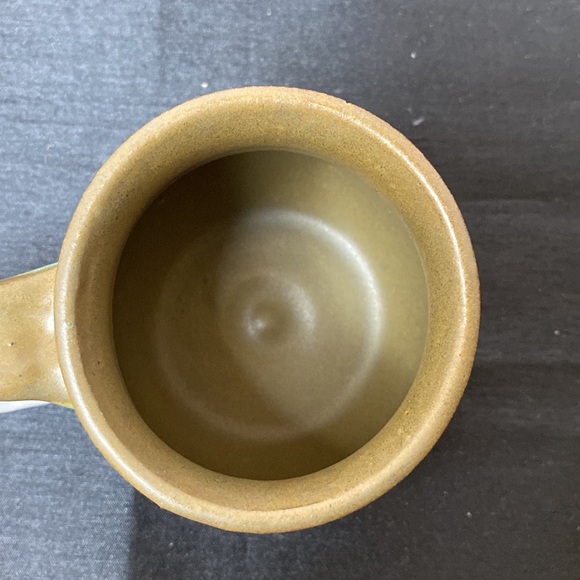 Set of 5 Artist Signed Pottery Mugs - Picture 6 of 7